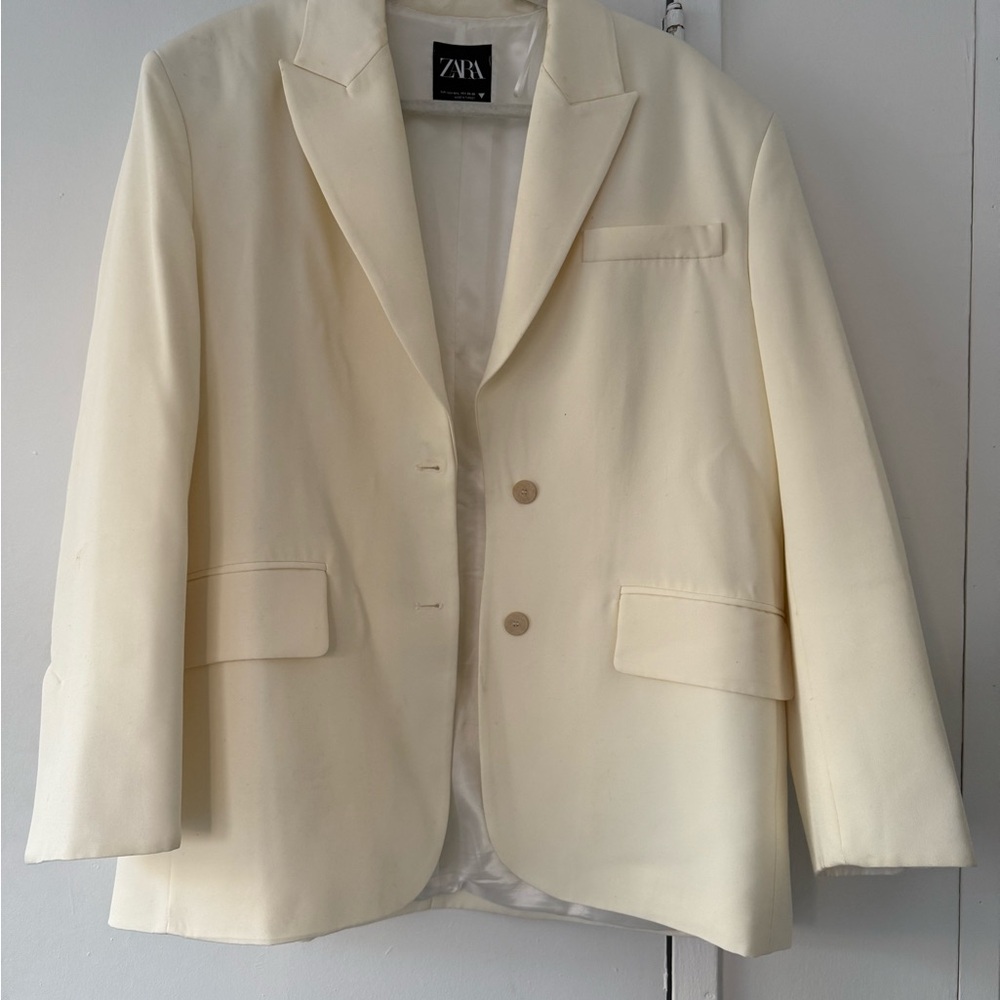 Zara Oversized Blazer in M/L in Cream